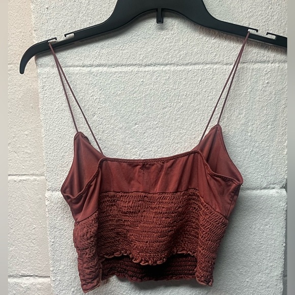 Urban Outfitters Emma Cupro
Tank Top M Smocked Crop Top. - Picture 3 of 3